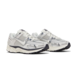 Air Zoom Vomero 5 'Photon Dust Metallic Silver' - Image 4